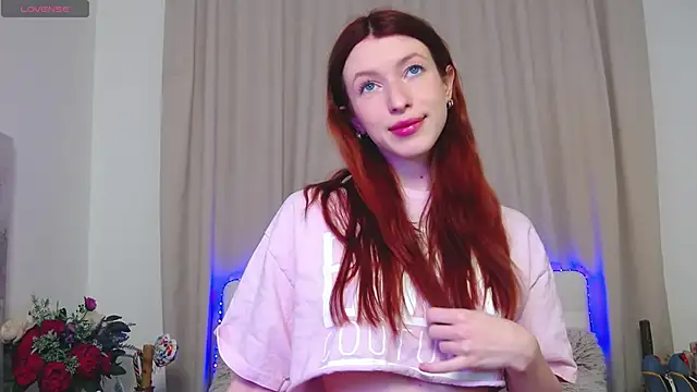 Snapshot of WildRedBerry chatting on 03-11-25, 07:26 WildRedBerry online show from 03-11-25, 07:26