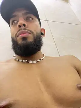 Snapshot of Alessandro__Rossi chatting on 03-16-25, 04:41 Alessandro Rossi online show from 03-16-25, 04:41