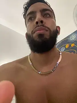 Snapshot of Alessandro__Rossi chatting on 09-12-25, 10:37 Alessandro Rossi online show from 09-12-25, 10:37