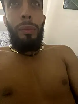 Snapshot of Alessandro__Rossi chatting on 10-15-25, 01:11 Alessandro Rossi online show from 10-15-25, 01:11