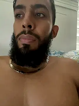 Snapshot of Alessandro__Rossi chatting on 10-29-25, 03:25 Alessandro Rossi online show from 10-29-25, 03:25