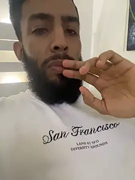 Snapshot of Alessandro__Rossi chatting on 10-30-25, 03:46 Alessandro Rossi online show from 10-30-25, 03:46