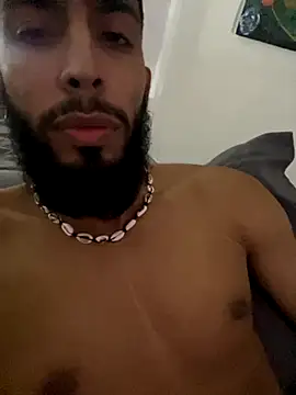 Snapshot of Alessandro__Rossi chatting on 11-12-25, 08:37 Alessandro Rossi online show from 11-12-25, 08:37