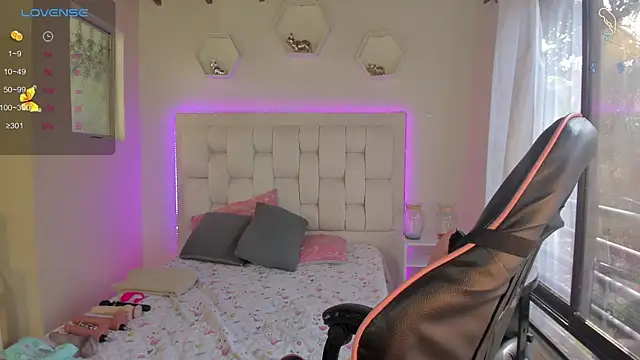 shanakendall online show from 03-10-25, 01:54