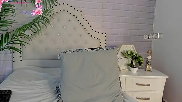  Eurekaa  online show from 03-02-25, 02:41