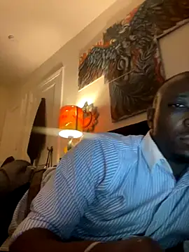 Snapshot of KingB8r chatting on 10-22-25, 03:18 KingB8r online show from 10-22-25, 03:18