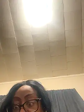 Snapshot of Goddesskarisma chatting on 10-15-25, 05:07 Goddesskarisma online show from 10-15-25, 05:07