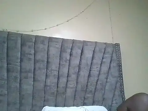 Snapshot of Dizzydose chatting on 06-10-26, 05:39 Dizzydose online show from 06-10-26, 05:39