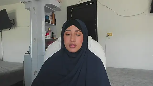 adila anich online show from 09-28-25, 08:36