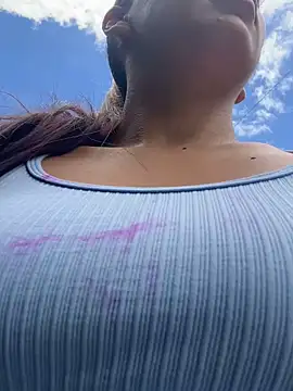 adila anich online show from 09-29-25, 04:45