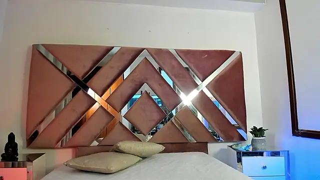 Snapshot of Aron_cruz chatting on 02-05-26, 01:05 Aron cruz online show from 02-05-26, 01:05