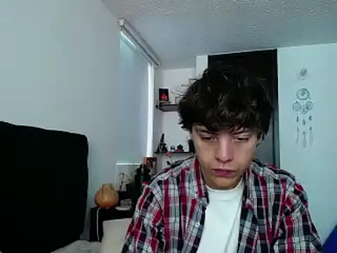 Santiago kiler online show from 12-20-24, 03:10