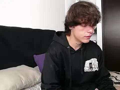 Santiago kiler online show from 03-08-25, 04:28