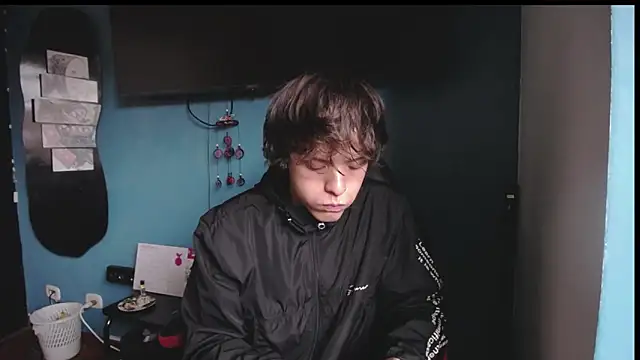 Santiago kiler online show from 04-04-26, 07:44