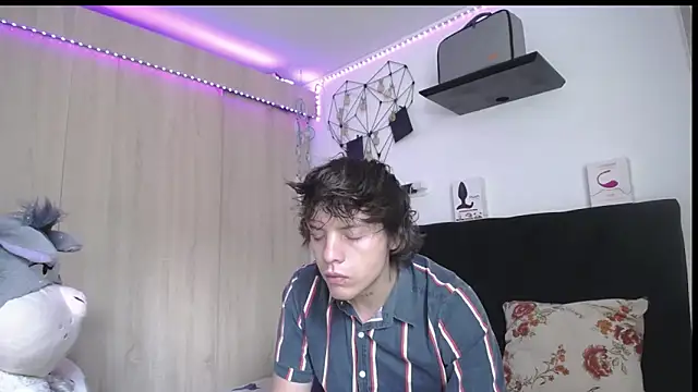 Santiago kiler online show from 04-07-26, 02:06