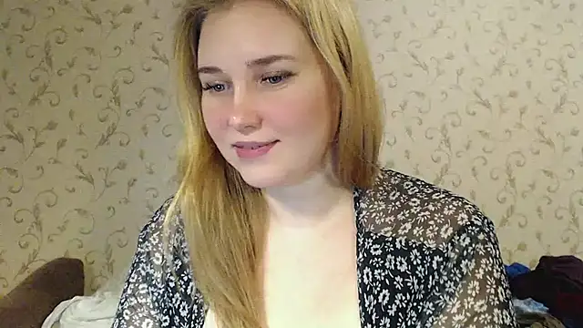 Snapshot of mmmPinUpGirl chatting on 01-18-25, 10:39 mmmPinUpGirl online show from 01-18-25, 10:39