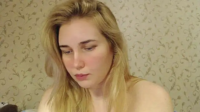 Snapshot of mmmPinUpGirl chatting on 09-15-25, 06:52 mmmPinUpGirl online show from 09-15-25, 06:52