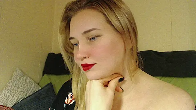 Snapshot of mmmPinUpGirl chatting on 10-12-25, 06:51 mmmPinUpGirl online show from 10-12-25, 06:51