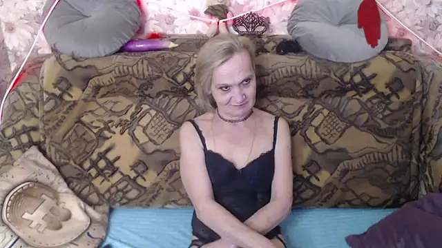 Snapshot of MissBekker chatting on 12-20-24, 12:52 MissBekker online show from 12-20-24, 12:52