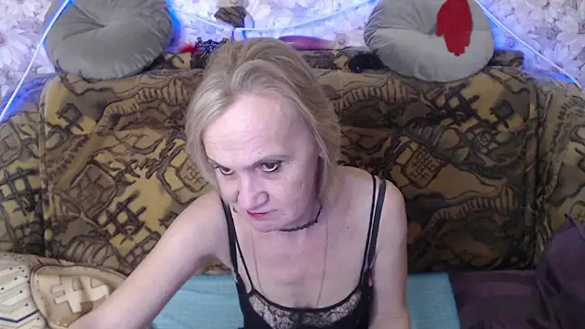 Snapshot of MissBekker chatting on 01-08-25, 02:25 MissBekker online show from 01-08-25, 02:25