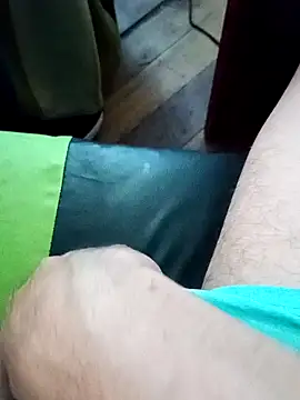 Snapshot of rodovlaz chatting on 02-09-25, 04:50 rodovlaz online show from 02-09-25, 04:50