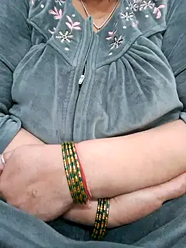 Snapshot of Kavya_XX chatting on 01-15-25, 08:16 Kavya XX online show from 01-15-25, 08:16