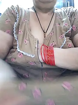 Snapshot of Kavya_XX chatting on 10-04-25, 03:54 Kavya XX online show from 10-04-25, 03:54