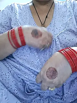 Snapshot of Kavya_XX chatting on 10-15-25, 12:27 Kavya XX online show from 10-15-25, 12:27