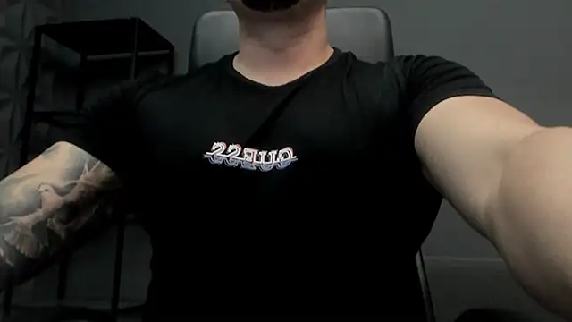 Snapshot of TonyWilcox chatting on 01-22-25, 12:38 TonyWilcox online show from 01-22-25, 12:38