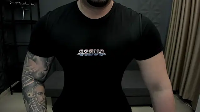 Snapshot of TonyWilcox chatting on 02-03-25, 02:24 TonyWilcox online show from 02-03-25, 02:24