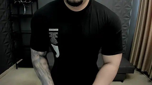 Snapshot of TonyWilcox chatting on 02-17-25, 09:35 TonyWilcox online show from 02-17-25, 09:35