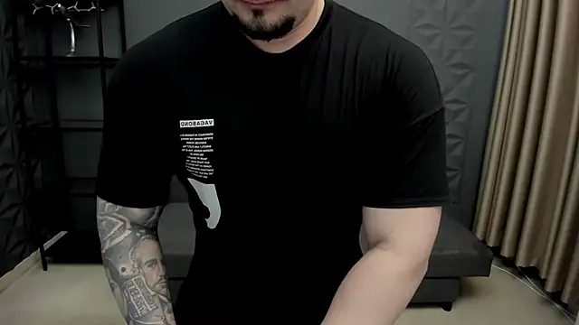 Snapshot of TonyWilcox chatting on 02-18-25, 05:42 TonyWilcox online show from 02-18-25, 05:42