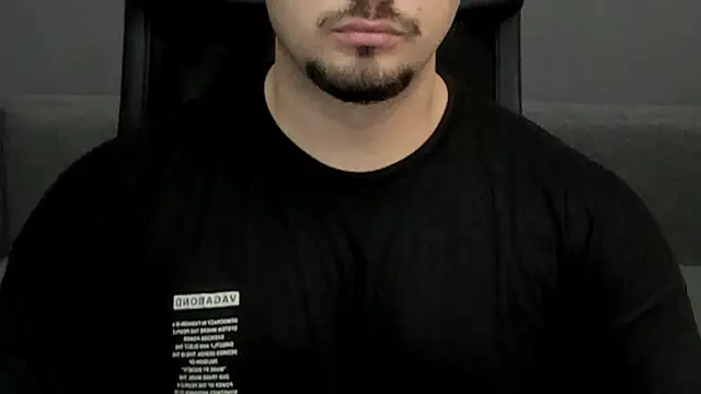 Snapshot of TonyWilcox chatting on 02-18-25, 09:21 TonyWilcox online show from 02-18-25, 09:21