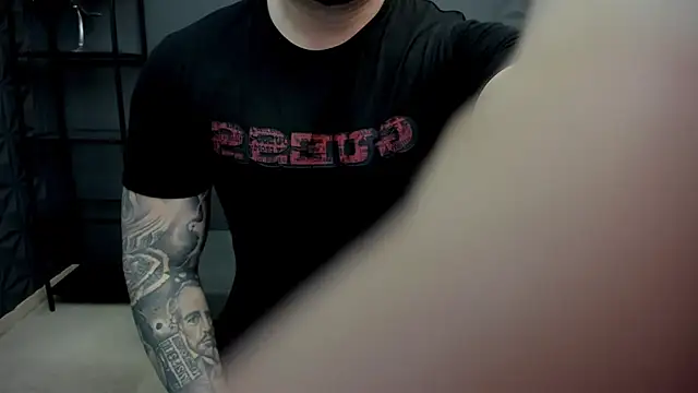 Snapshot of TonyWilcox chatting on 02-22-25, 09:34 TonyWilcox online show from 02-22-25, 09:34