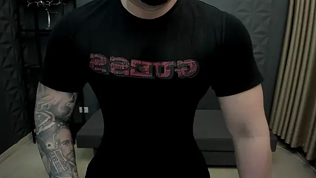 Snapshot of TonyWilcox chatting on 02-26-25, 05:09 TonyWilcox online show from 02-26-25, 05:09