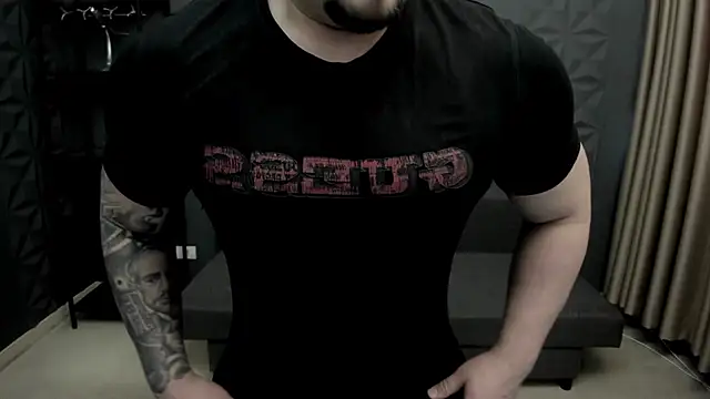 Snapshot of TonyWilcox chatting on 03-10-25, 11:42 TonyWilcox online show from 03-10-25, 11:42