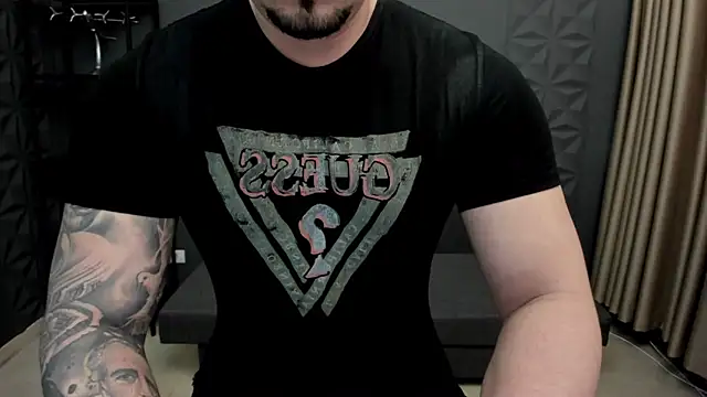 Snapshot of TonyWilcox chatting on 03-15-25, 05:19 TonyWilcox online show from 03-15-25, 05:19