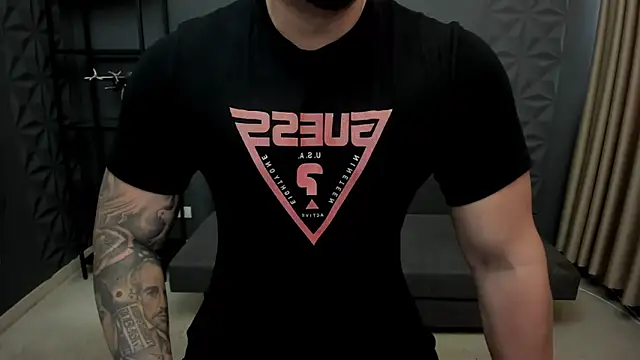 Snapshot of TonyWilcox chatting on 09-15-25, 04:56 TonyWilcox online show from 09-15-25, 04:56