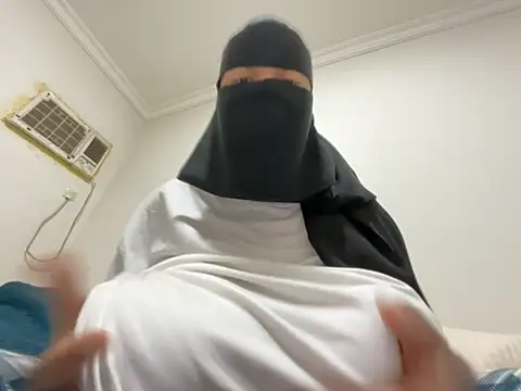 Submissive Arab online show from 01-15-26, 05:27