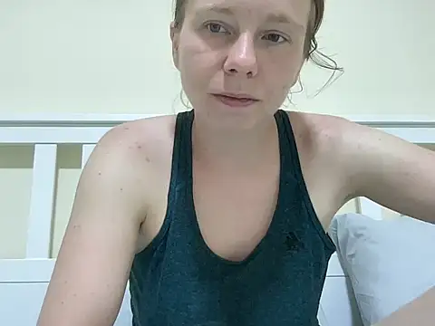 Snapshot of SweetLucy96 chatting on 11-06-25, 10:05 SweetLucy96 online show from 11-06-25, 10:05