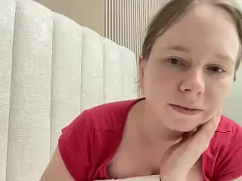 SweetLucy96 online show from 04-15-26, 02:35