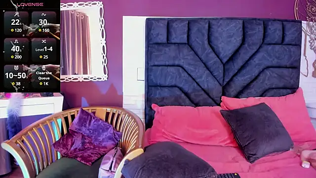 Mia-Bloom online show from 02-11-25, 06:19