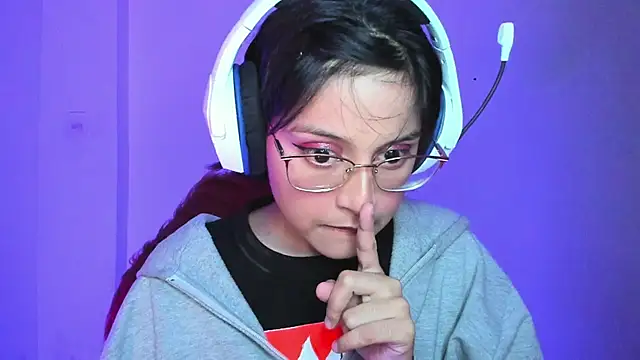 Little Lisy online show from 12-04-25, 04:00