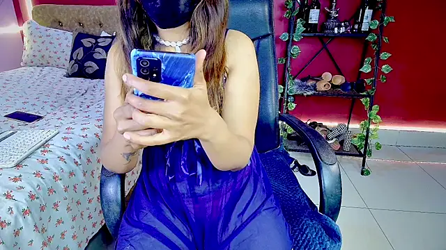 Snapshot of Naughty_nightz chatting on 01-24-25, 04:48 Naughty nightz online show from 01-24-25, 04:48