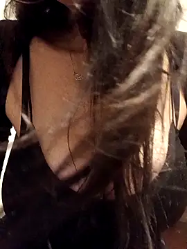 Snapshot of eva750 chatting on 12-17-25, 03:40 eva750 online show from 12-17-25, 03:40