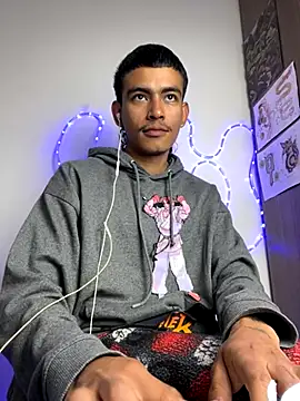 Snapshot of sorry-mom69 chatting on 12-05-25, 01:20 sorry-mom69 online show from 12-05-25, 01:20