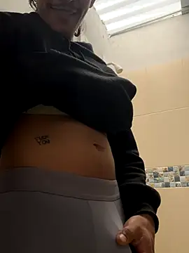 Snapshot of sorry-mom69 chatting on 12-20-25, 07:32 sorry-mom69 online show from 12-20-25, 07:32