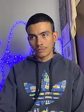 Snapshot of sorry-mom69 chatting on 12-22-25, 12:07 sorry-mom69 online show from 12-22-25, 12:07