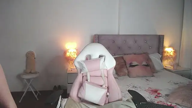 Snapshot of destinysweet21 chatting on 02-23-25, 10:17 destinysweet21 online show from 02-23-25, 10:17