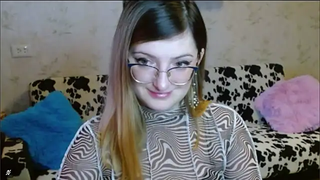 Snapshot of Arielsssplash chatting on 10-21-25, 06:58 Arielsssplash online show from 10-21-25, 06:58